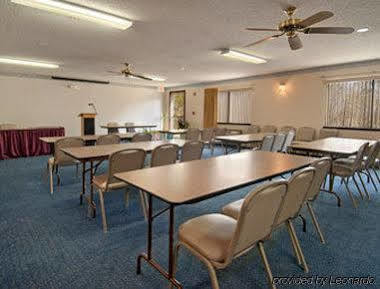 Super 8 By Wyndham Perry Hotel Luaran gambar