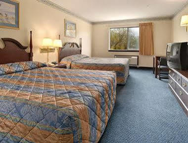 Super 8 By Wyndham Perry Hotel Luaran gambar
